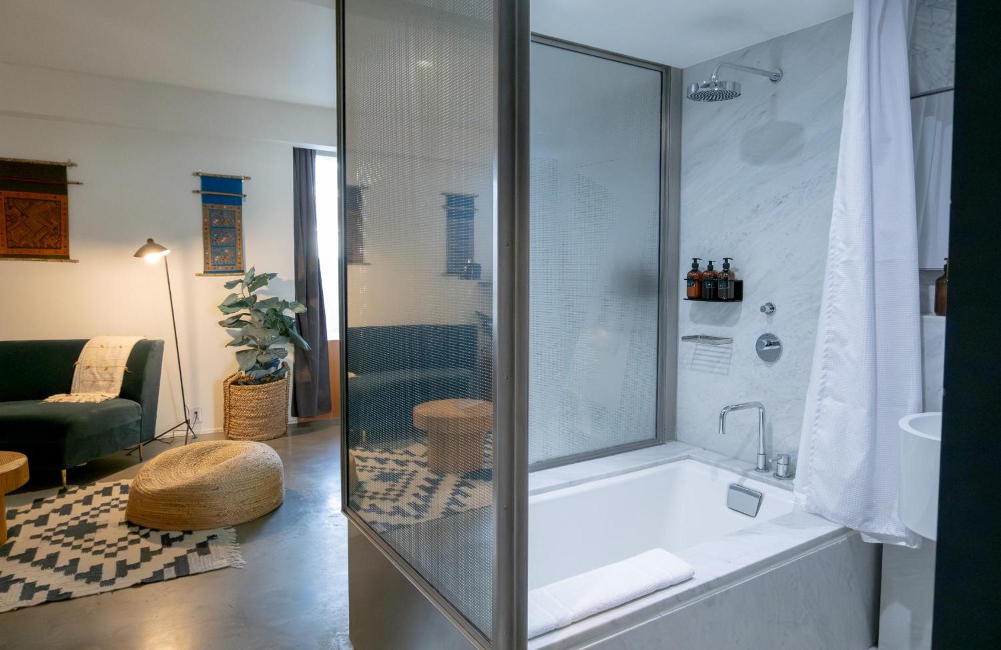 Hotel Alameda, Highline Ню Йорк Екстериор снимка